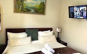 17 Byvanger Luxury Home Deluxe King Suite Room 3